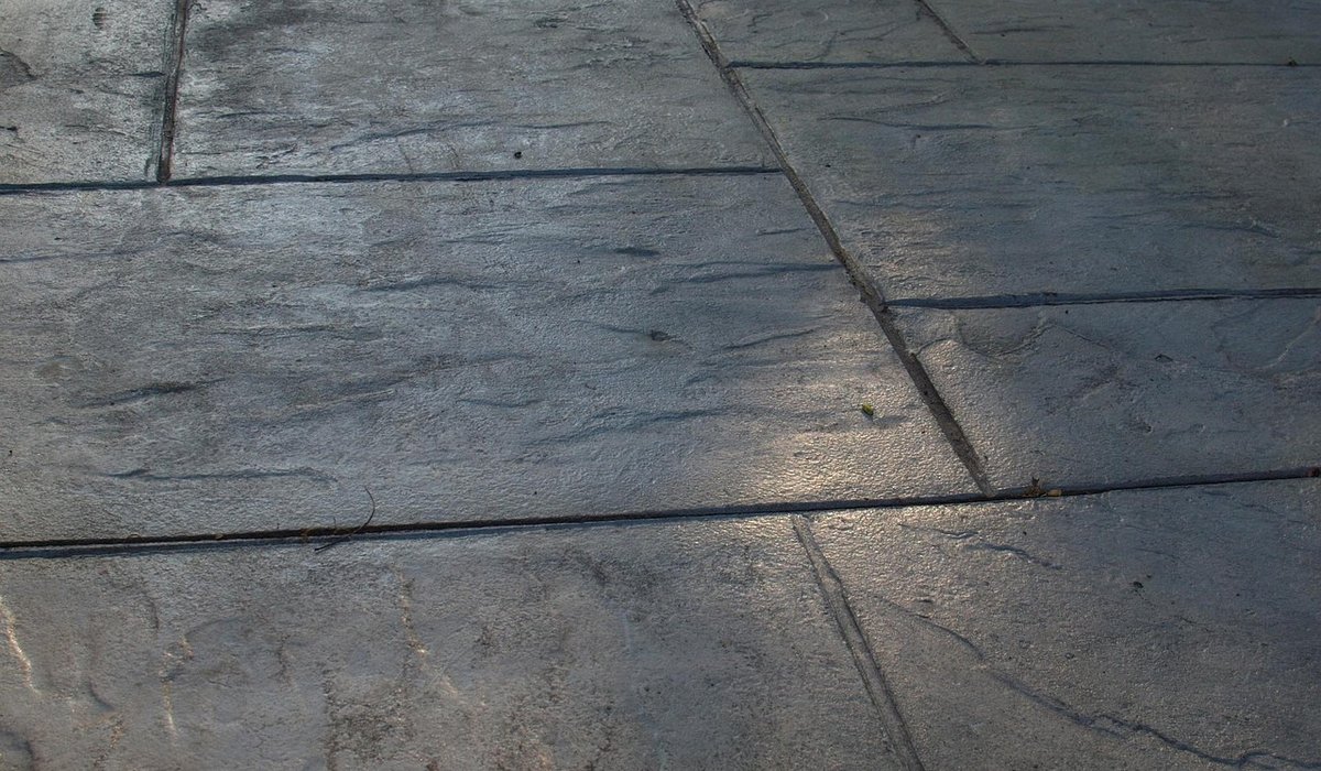 Designing a Low-Maintenance Courtyard with Tiles