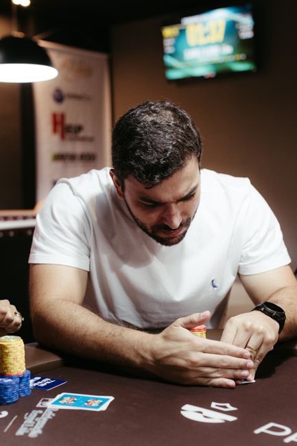 Slots, Poker & the Real Math Behind Your Betting Edge