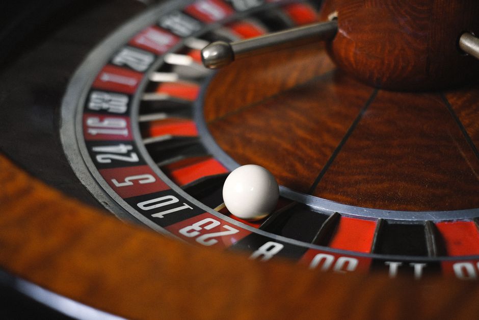 The Real Talk on iGaming: Casino, Bets, Slots, and Poker in 2025